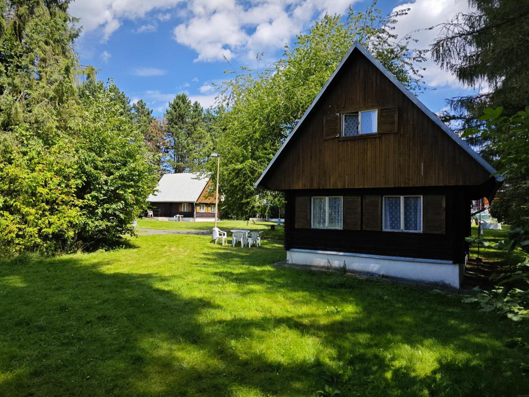 Bungalovy Roznov Villa Roznov pod Radhostem Exterior photo